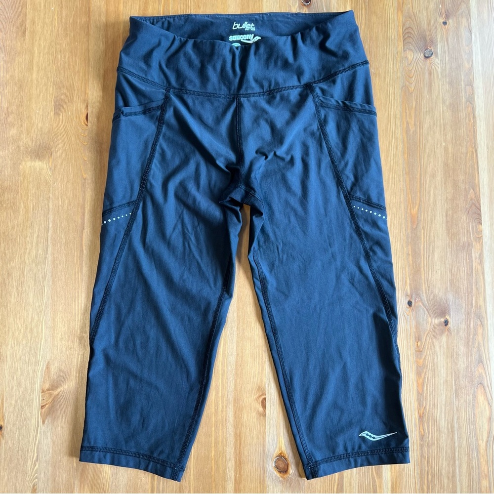 Saucony Bullet Cropped Capri Pocket Leggings